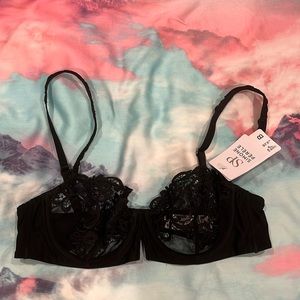 Super sexy black lace simone perele NWT NEVER WORN bra top
